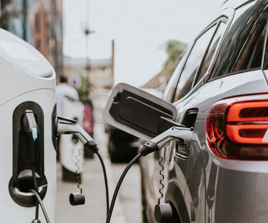 Laadstekker in elektrische auto